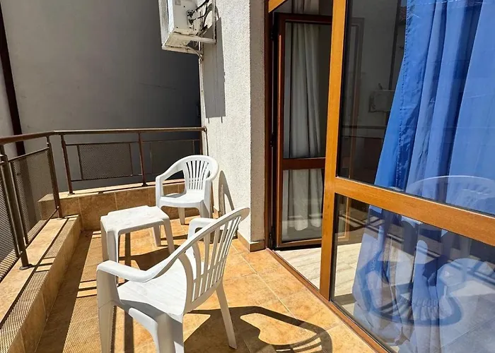 трёхкомнатная *